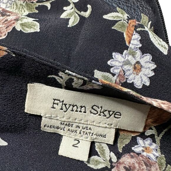 FLYNN SKYE Black Floral Two Piece Set Women's Size 2 Pants Ruffle Cropped Top - Picture 6 of 7